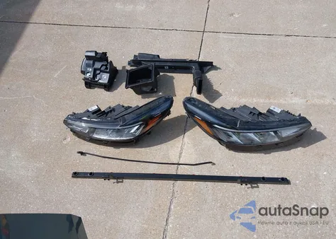 2025 Ford Escape St-Line z USA, uszkodzony, nr VIN 1FMCU0MZ2SUA48973